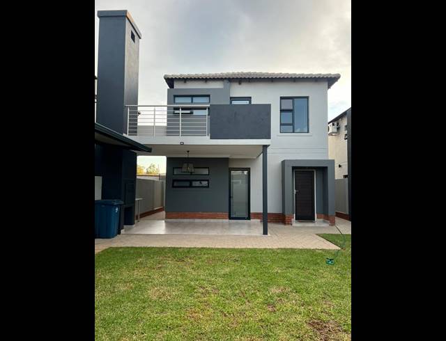 3 BEDROOM COMPLEX FOR SALE IN EQUESTRIA